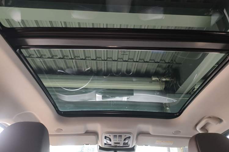 Used Wey VV6 2021 2.0T Two-Wheel Drive Smart Plus Headliner