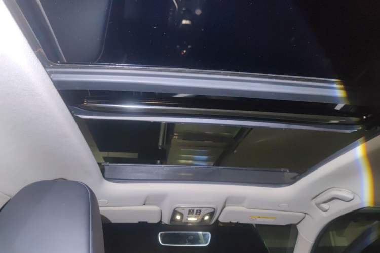 Used Wey VV6 2021 2.0T Two-Wheel Drive Smart Plus Headliner