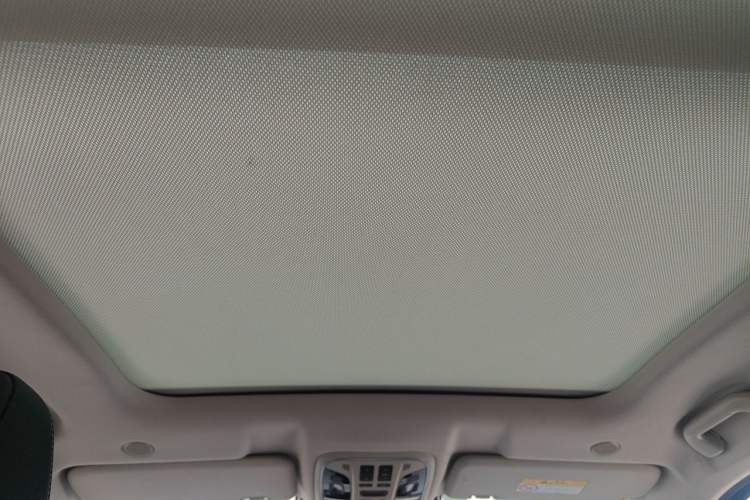 Used Wey VV6 2021 2.0T Two-Wheel Drive Smart Plus Headliner
