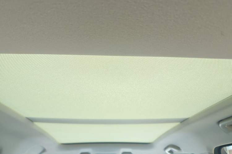 Used Wey VV6 2021 2.0T Two-Wheel-Drive Child-Care Edition Headliner