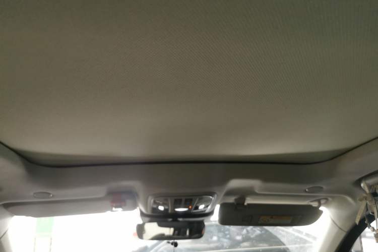 Used Wey VV6 2021 2.0T Two-Wheel Drive Smart Plus Headliner