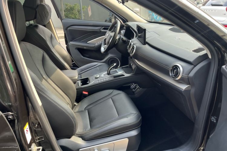 Used Wey VV6 2021 2.0T Two-Wheel Drive Smart Protection+ Interior 2