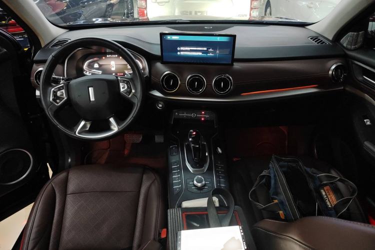 Used Wey VV6 2021 2.0T Two-Wheel Drive Smart Plus Interior 2