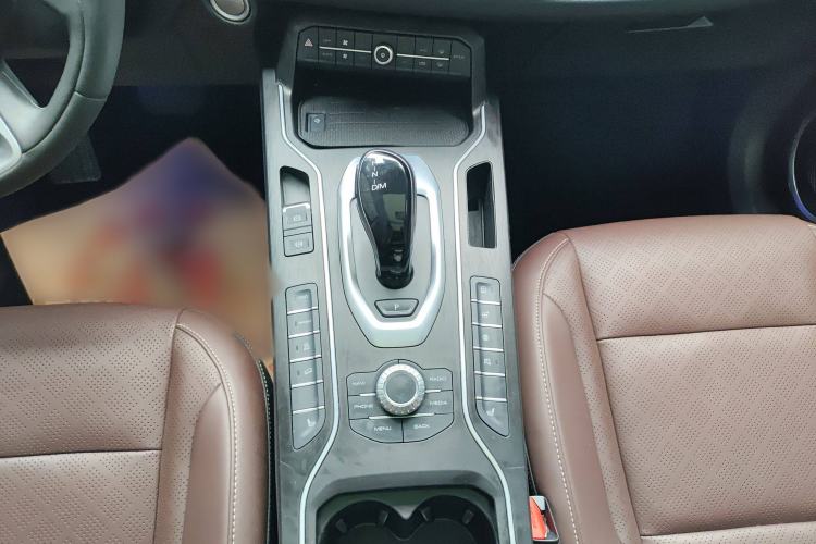 Used Wey VV6 2021 2.0T Two-Wheel Drive Smart Plus Interior 3