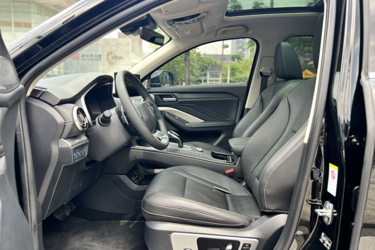 Used Wey VV6 2021 2.0T Two-Wheel Drive Smart Plus Interior 3