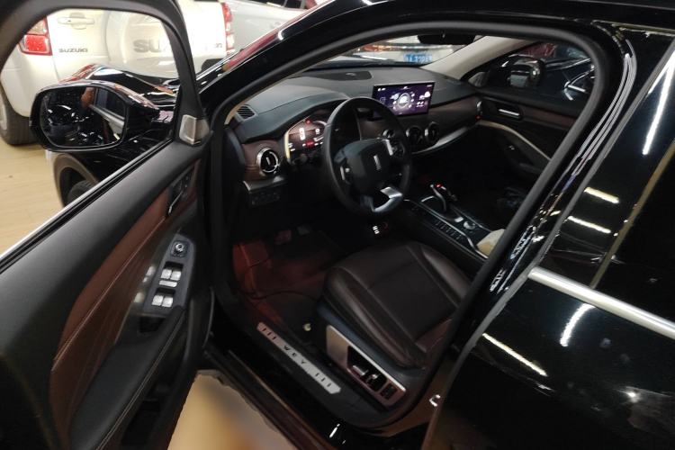 Used Wey VV6 2021 2.0T Two-Wheel Drive Smart Plus Interior 3