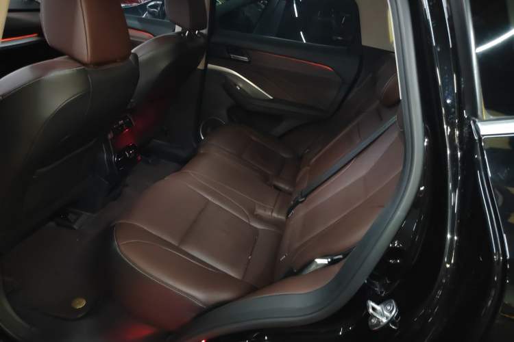 Used Wey VV6 2021 2.0T Two-Wheel Drive Smart Plus Interior 4