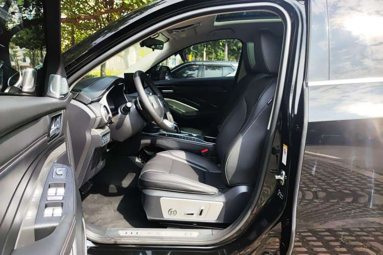 Used Wey VV6 2021 2.0T Two-Wheel Drive Smart Protection+ Interior 9
