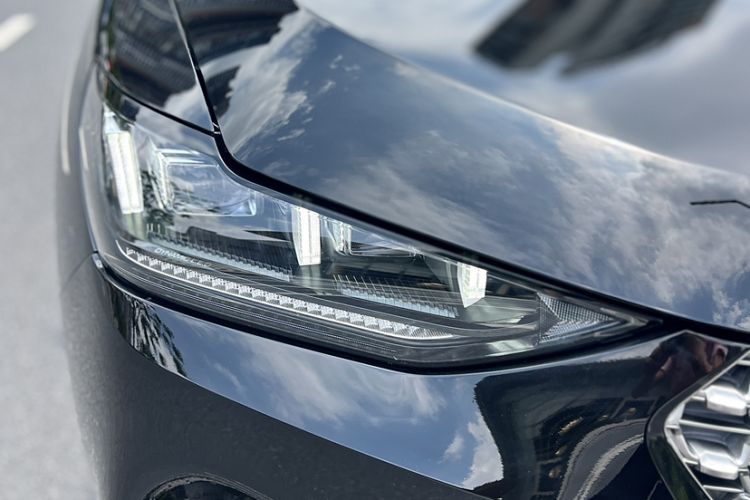 Used Wey VV6 2021 2.0T Two-Wheel Drive Smart Plus Left Front Headlight