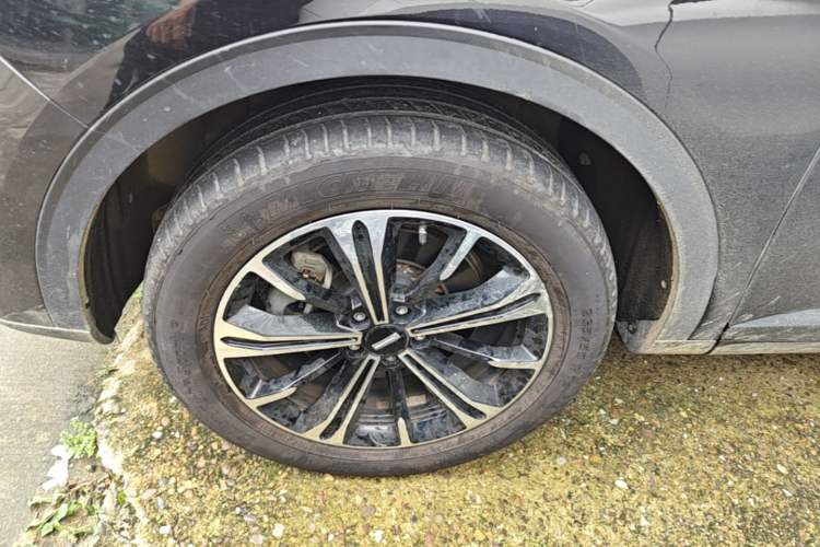Used Wey VV6 2021 2.0T Two-Wheel Drive Smart Plus Left Front Wheel Hub