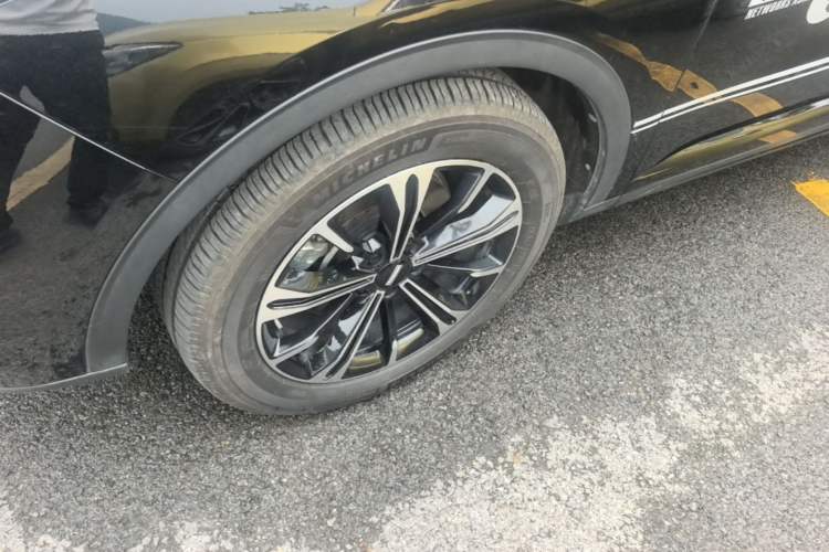 Used Wey VV6 2021 2.0T Two-Wheel Drive Smart Plus Left Front Wheel Hub