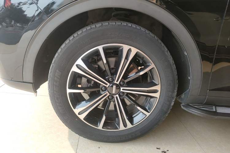 Used Wey VV6 2021 2.0T Two-Wheel Drive Smart Plus Left Front Wheel Hub