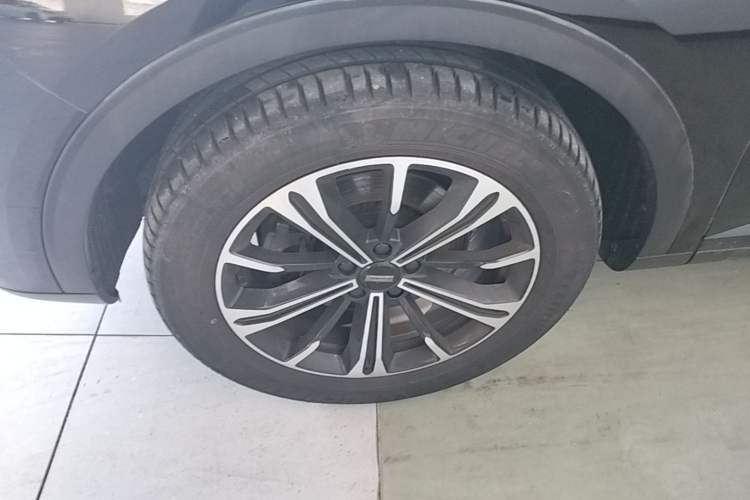 Used Wey VV6 2021 2.0T Two-Wheel Drive Smart Plus Left Front Wheel Hub