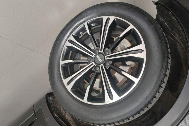 Used Wey VV6 2021 2.0T All-Wheel Drive Zhiyu+ Left Front Wheel Hub