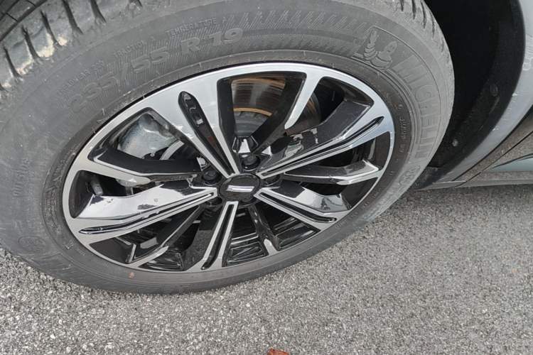 Used Wey VV6 2021 2.0T Two-Wheel Drive Smart Protection+ Left Front Wheel Hub