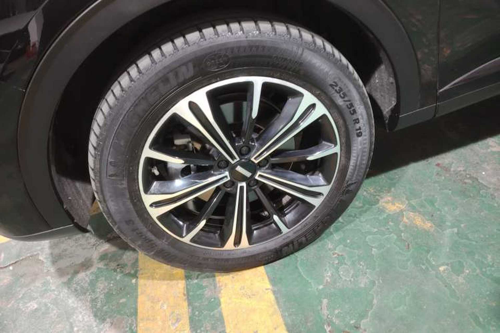 Used Wey VV6 2021 2.0T Two-Wheel Drive Smart Plus Left Front Wheel Hub