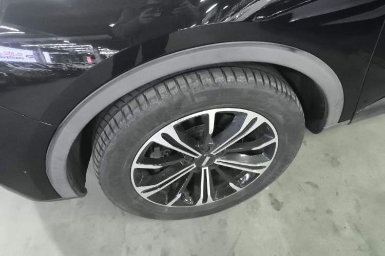 Used Wey VV6 2021 2.0T Two-Wheel Drive Smart Protection+ Left Front Wheel Hub