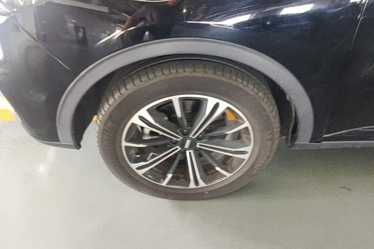 Used Wey VV6 2021 2.0T Two-Wheel Drive Smart Plus Left Front Wheel Hub