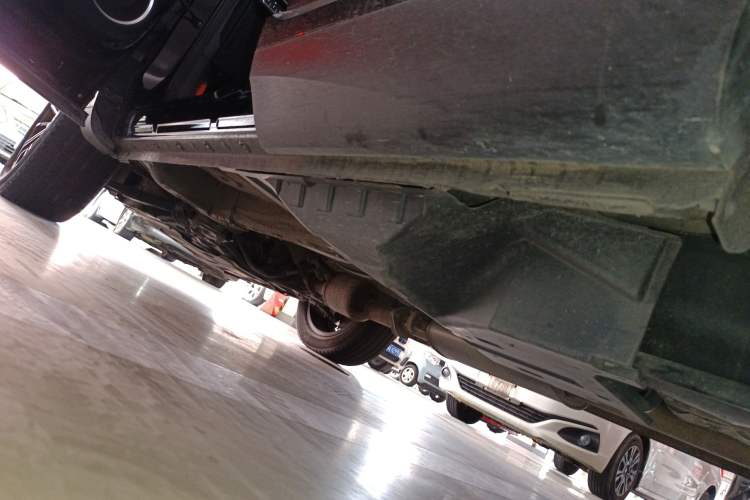 Used Wey VV6 2021 2.0T Two-Wheel Drive Smart Plus Left Side Sill