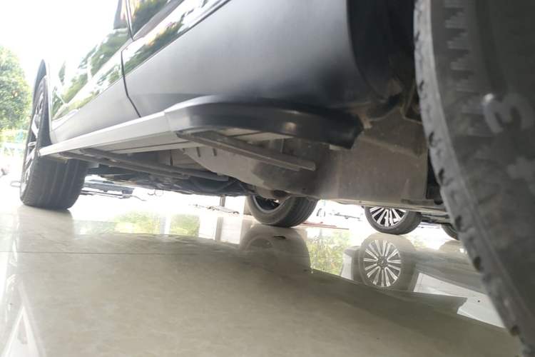 Used Wey VV6 2021 2.0T Two-Wheel Drive Smart Plus Left Side Sill