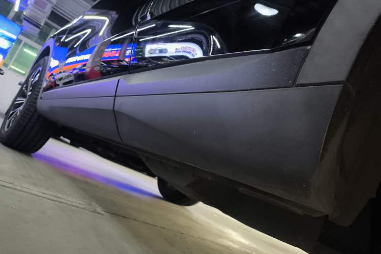 Used Wey VV6 2021 2.0T Two-Wheel Drive Smart Protection+ Left Side Sill