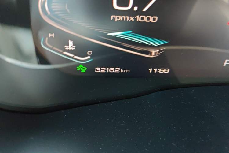 Used Wey VV6 2021 2.0T Two-Wheel Drive Smart Protection+ Odometer Close Up