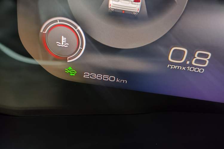 Used Wey VV6 2021 2.0T Two-Wheel Drive Smart Protection+ Odometer Close Up