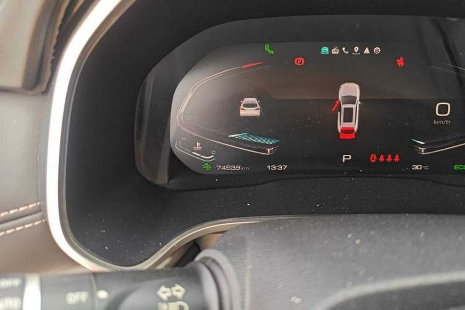 Used Wey VV6 2021 2.0T Two-Wheel Drive Smart Protection+ Odometer Close Up