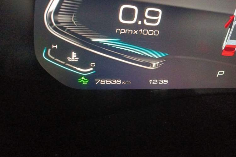 Used Wey VV6 2021 2.0T Two-Wheel Drive Smart Plus Odometer Close Up