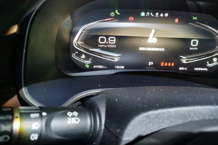 Used Wey VV6 2021 2.0T Two-Wheel Drive Smart Plus Odometer Close Up