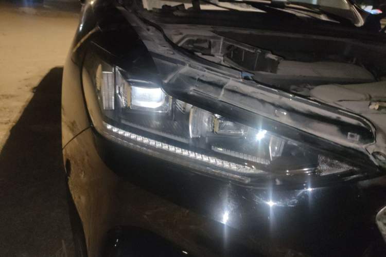 Used Wey VV6 2021 2.0T Two-Wheel Drive Smart Plus Right Front Headlight