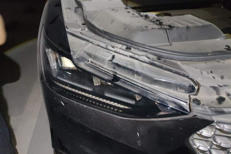 Used Wey VV6 2021 2.0T Two-Wheel Drive Smart Plus Right Front Headlight