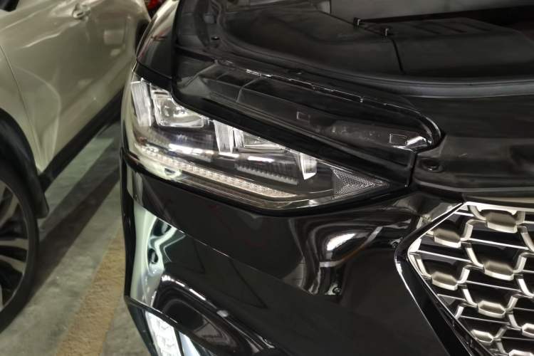 Used Wey VV6 2021 2.0T Two-Wheel Drive Smart Protection+ Right Front Headlight