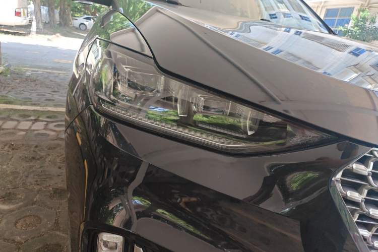 Used Wey VV6 2021 2.0T Two-Wheel Drive Smart Plus Right Front Headlight