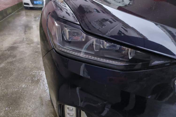 Used Wey VV6 2021 2.0T Two-Wheel Drive Smart Plus Right Front Headlight