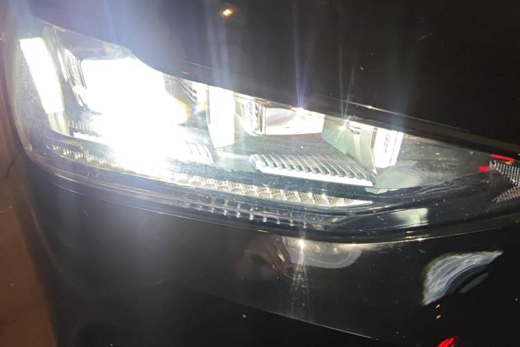 Used Wey VV6 2021 2.0T Two-Wheel Drive Smart Protection+ Right Front Headlight
