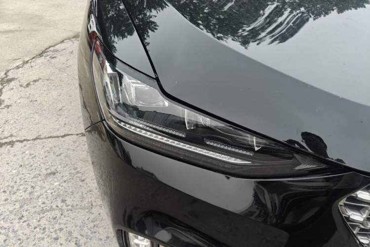 Used Wey VV6 2021 2.0T Two-Wheel Drive Smart Plus Right Front Headlight