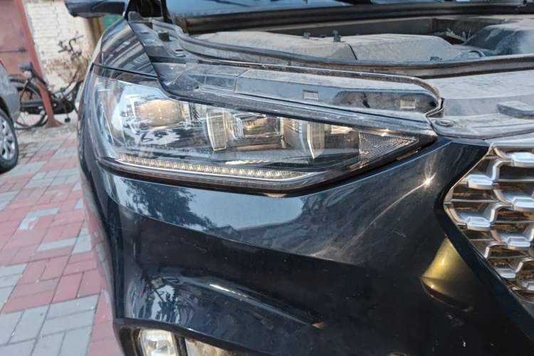 Used Wey VV6 2021 2.0T Two-Wheel Drive Smart Plus Right Front Headlight