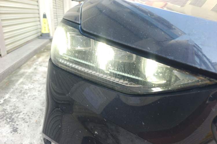 Used Wey VV6 2021 2.0T Two-Wheel Drive Smart Plus Right Front Headlight