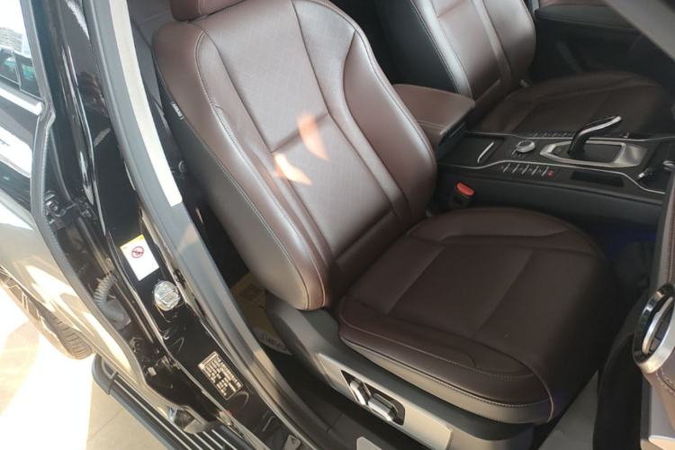 Used Wey VV6 2021 2.0T Two-Wheel Drive Smart Plus Right Front Seat