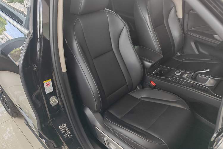 Used Wey VV6 2021 2.0T Two-Wheel Drive Smart Protection+ Right Front Seat