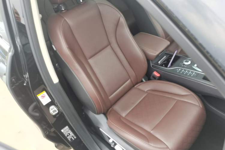 Used Wey VV6 2021 2.0T Two-Wheel Drive Smart Plus Right Front Seat