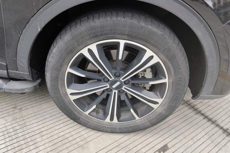 Used Wey VV6 2021 2.0T Two-Wheel Drive Smart Plus Right Front Wheel Hub