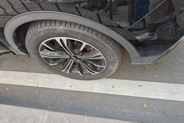 Used Wey VV6 2021 2.0T Two-Wheel Drive Smart Plus Right Front Wheel Hub