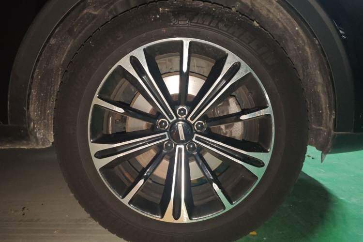 Used Wey VV6 2021 2.0T Two-Wheel Drive Smart Protection+ Right Front Wheel Hub