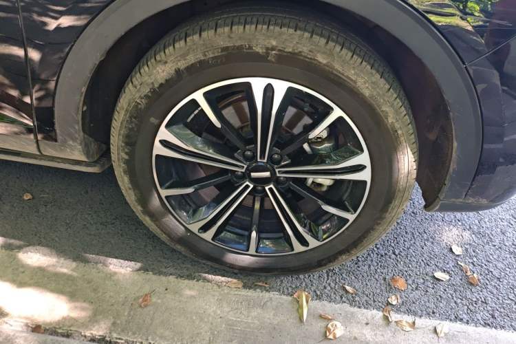 Used Wey VV6 2021 2.0T Two-Wheel Drive Smart Plus Right Front Wheel Hub