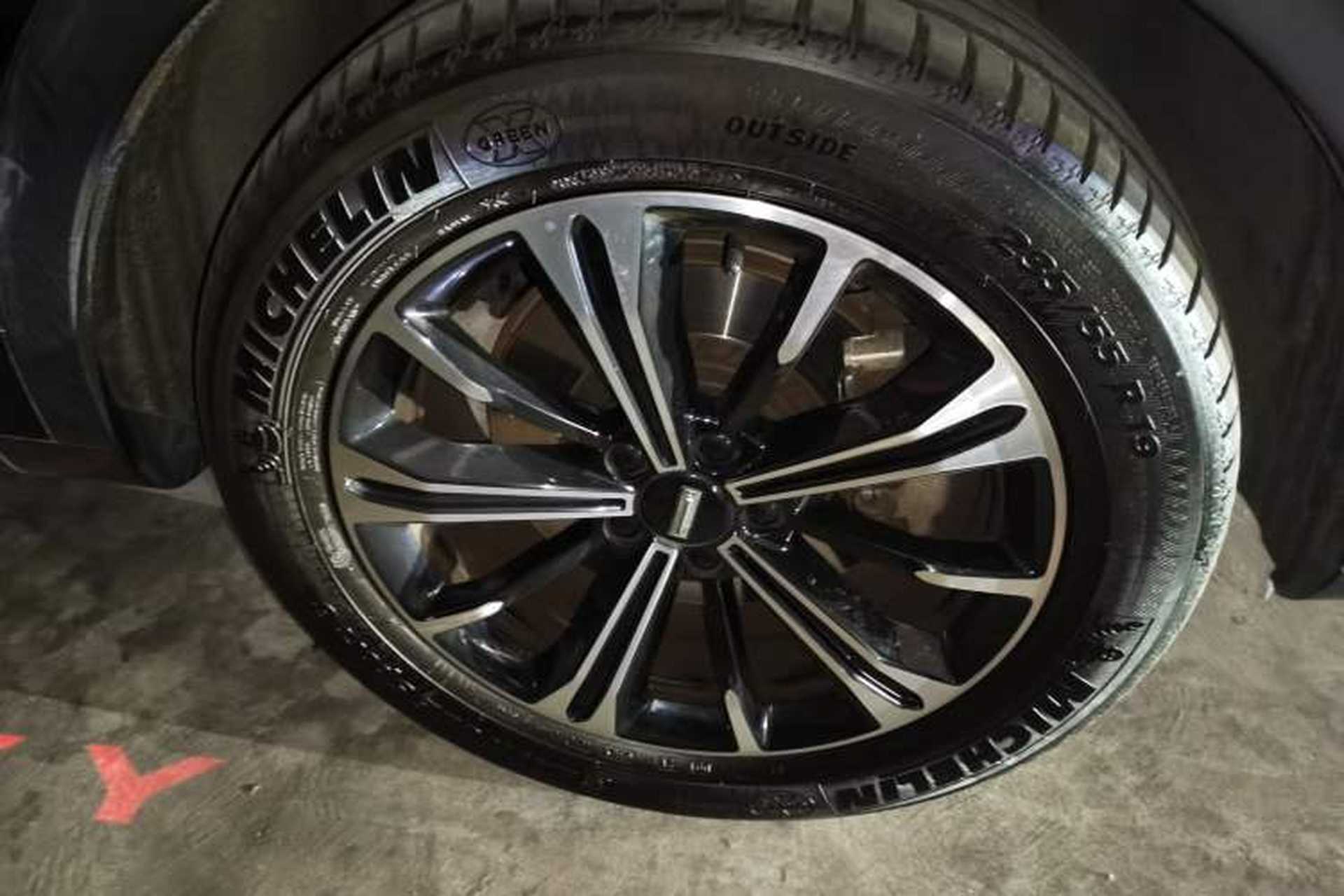 Used Wey VV6 2021 2.0T Two-Wheel Drive Smart Protection+ Right Front Wheel Hub