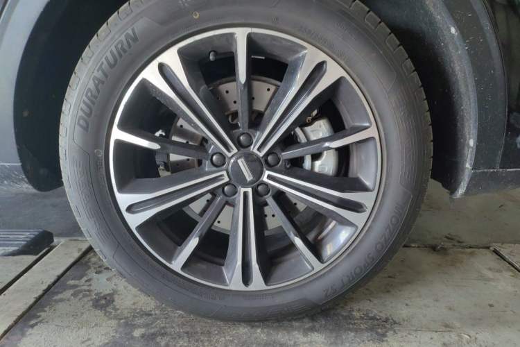 Used Wey VV6 2021 2.0T Two-Wheel Drive Smart Plus Right Front Wheel Hub