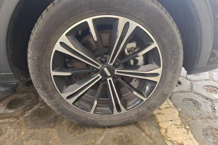Used Wey VV6 2021 2.0T Two-Wheel Drive Smart Plus Right Front Wheel Hub