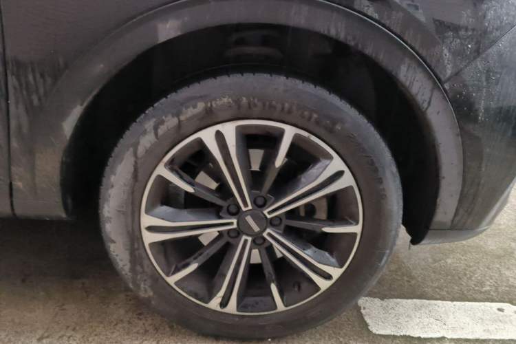 Used Wey VV6 2021 2.0T Two-Wheel Drive Smart Plus Right Front Wheel Hub